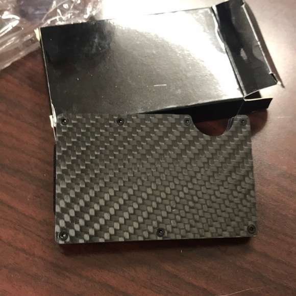 Carbon Fiber Minimalist Wallet with money clip - Picture 1 of 3
